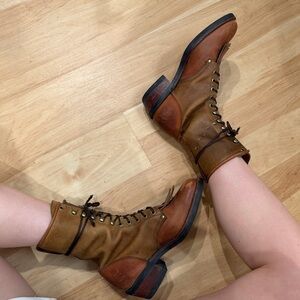 Vintage Cowtown Prairie Lace Up Boots (8)